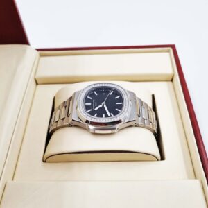 Patek Philippe Nautilus Silver Black Sertie