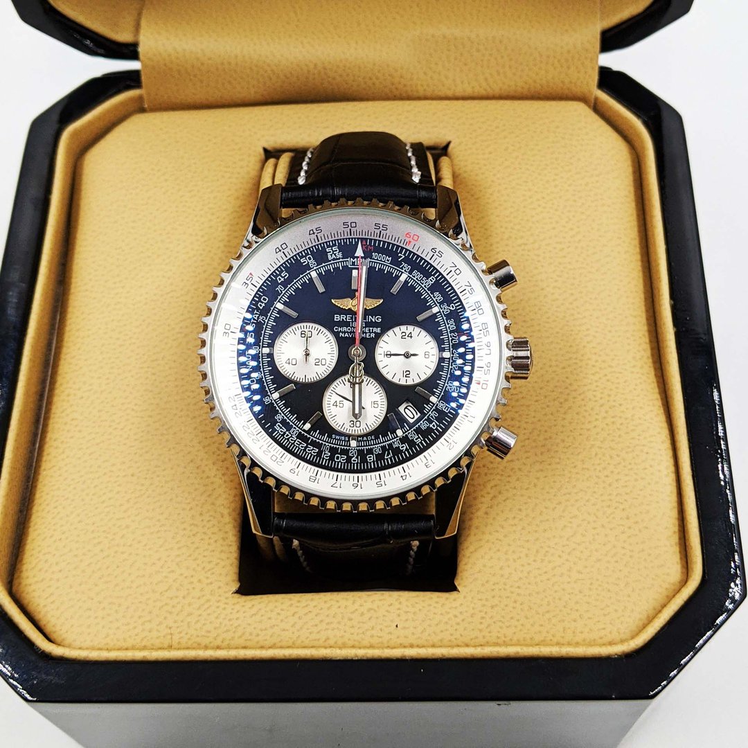 Breitling Navitimer Black Panda - Image 2