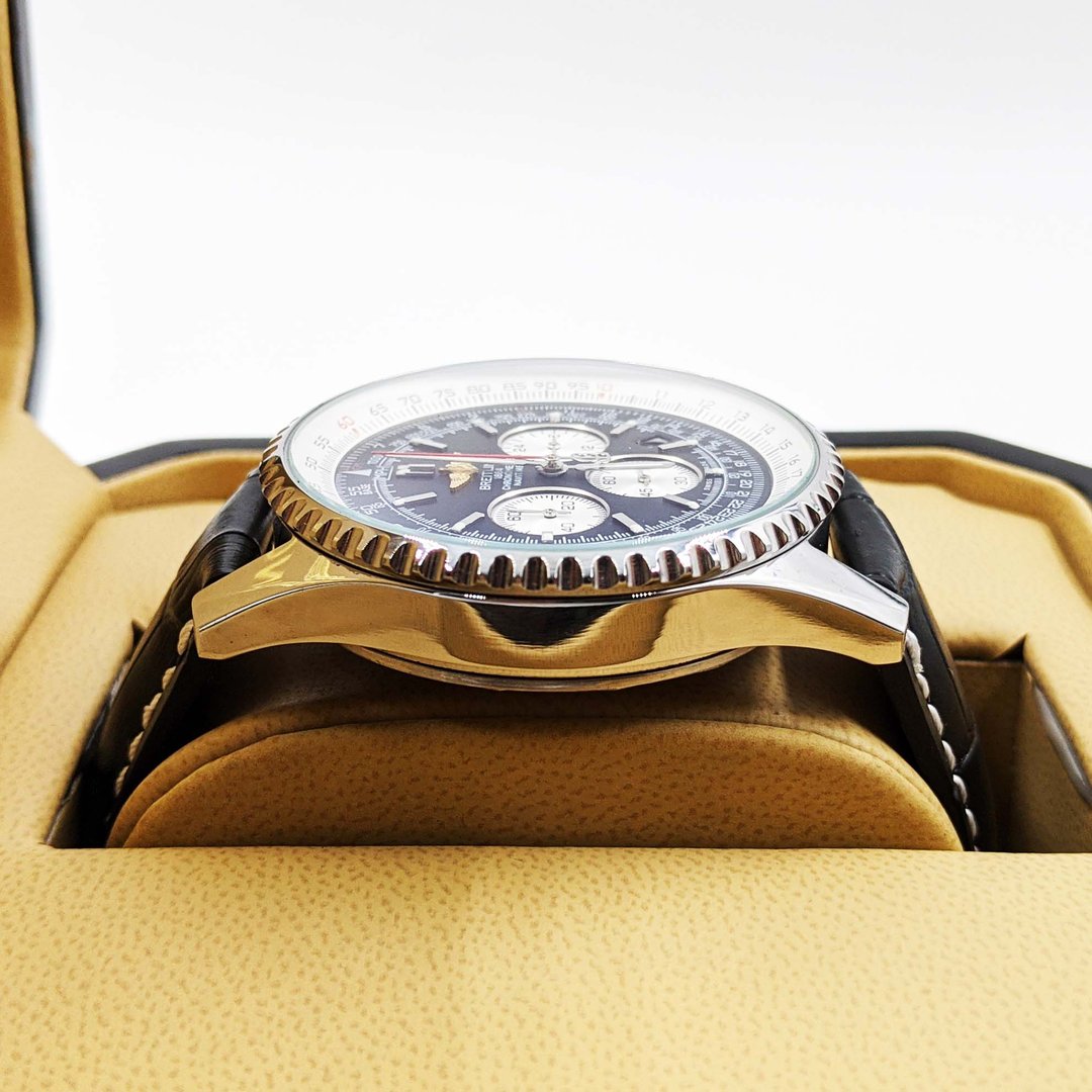 Breitling Navitimer Black Panda - Image 4